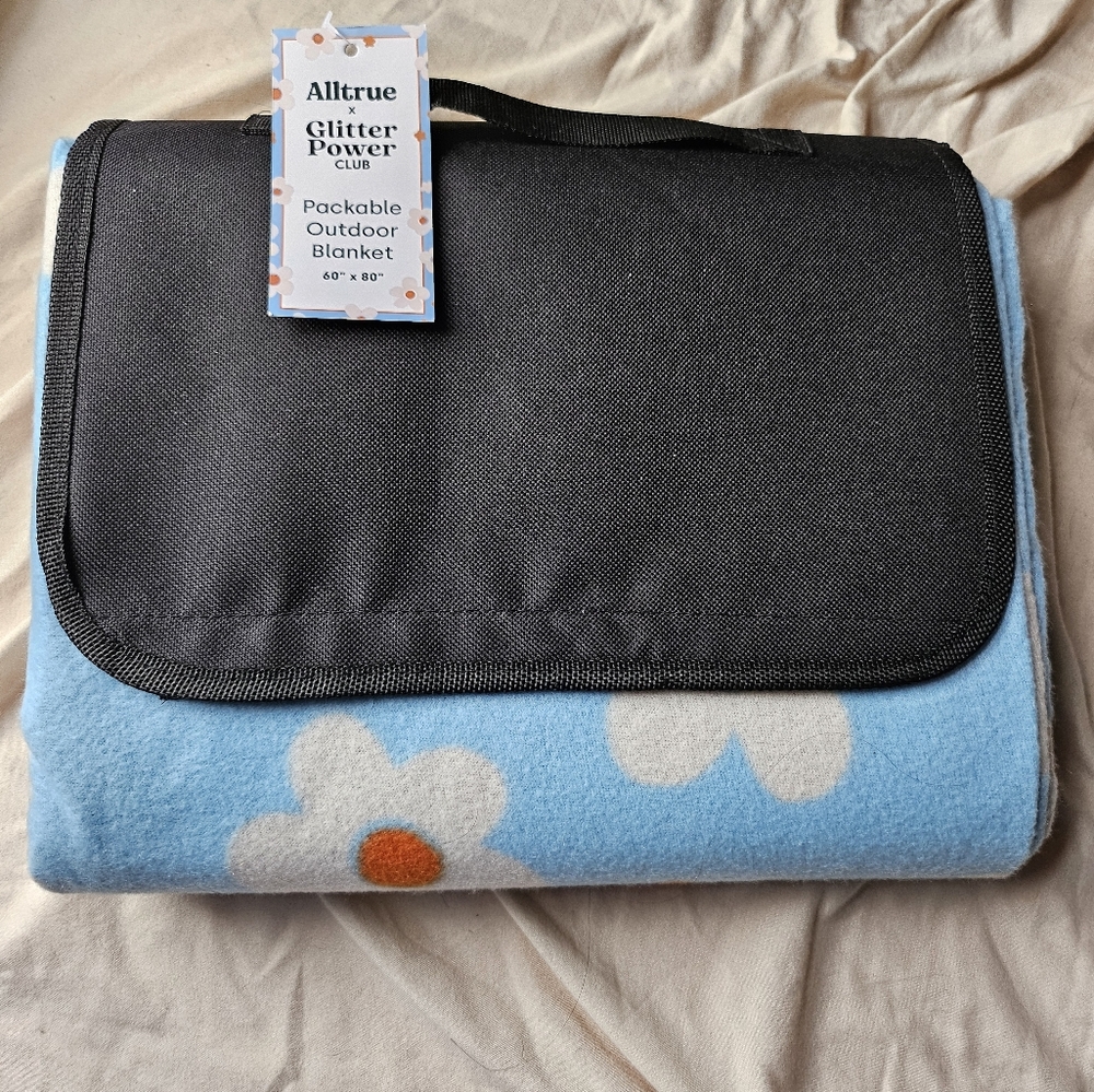 NWT Alltrue Packable Outdoor Blanket